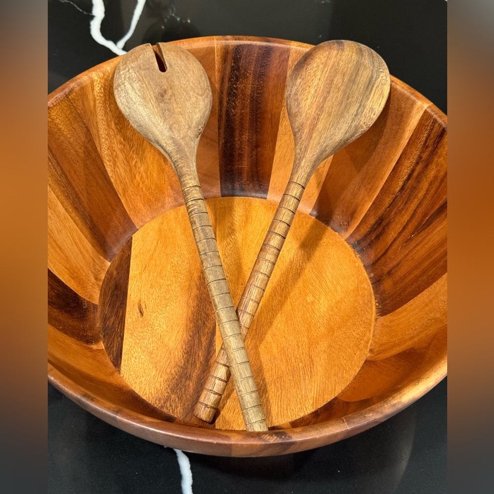 Wooden salad serving set